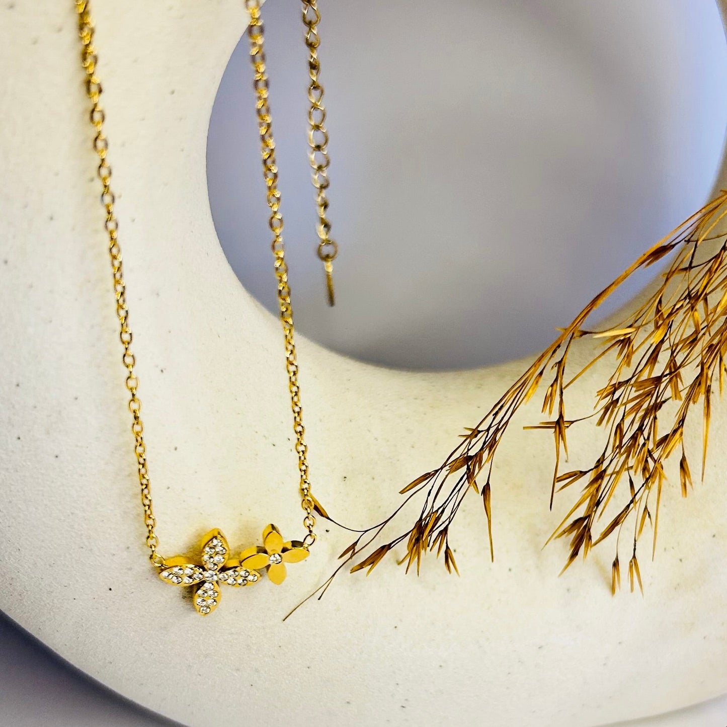 Sienna Flower Neckalce