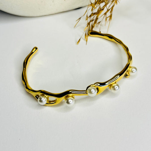 Radiance Pearl Cuff