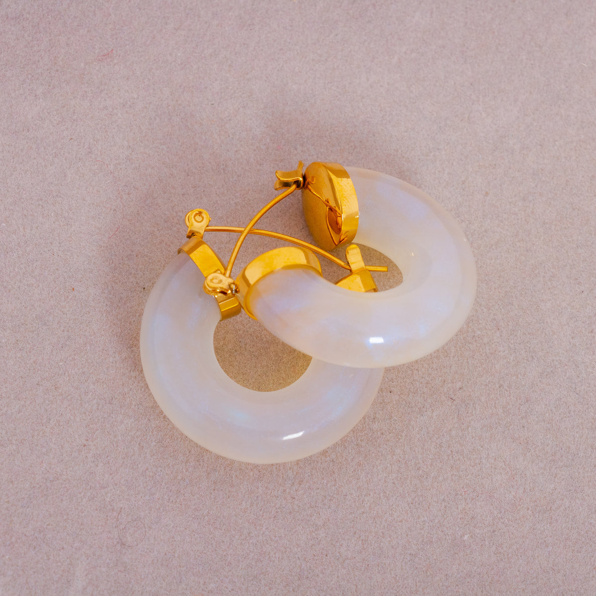 Lyra Milky Hoops