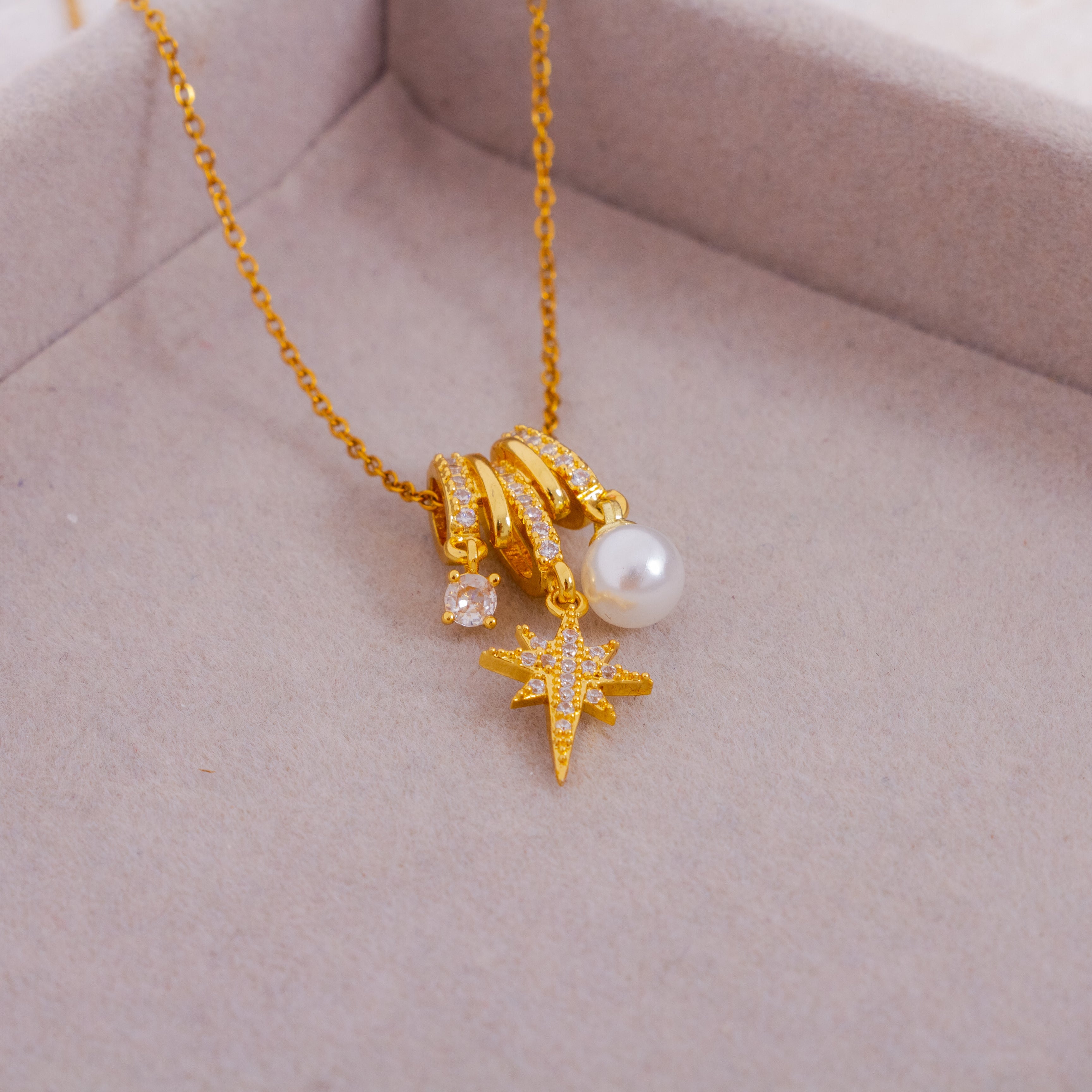Cosa Neckalce