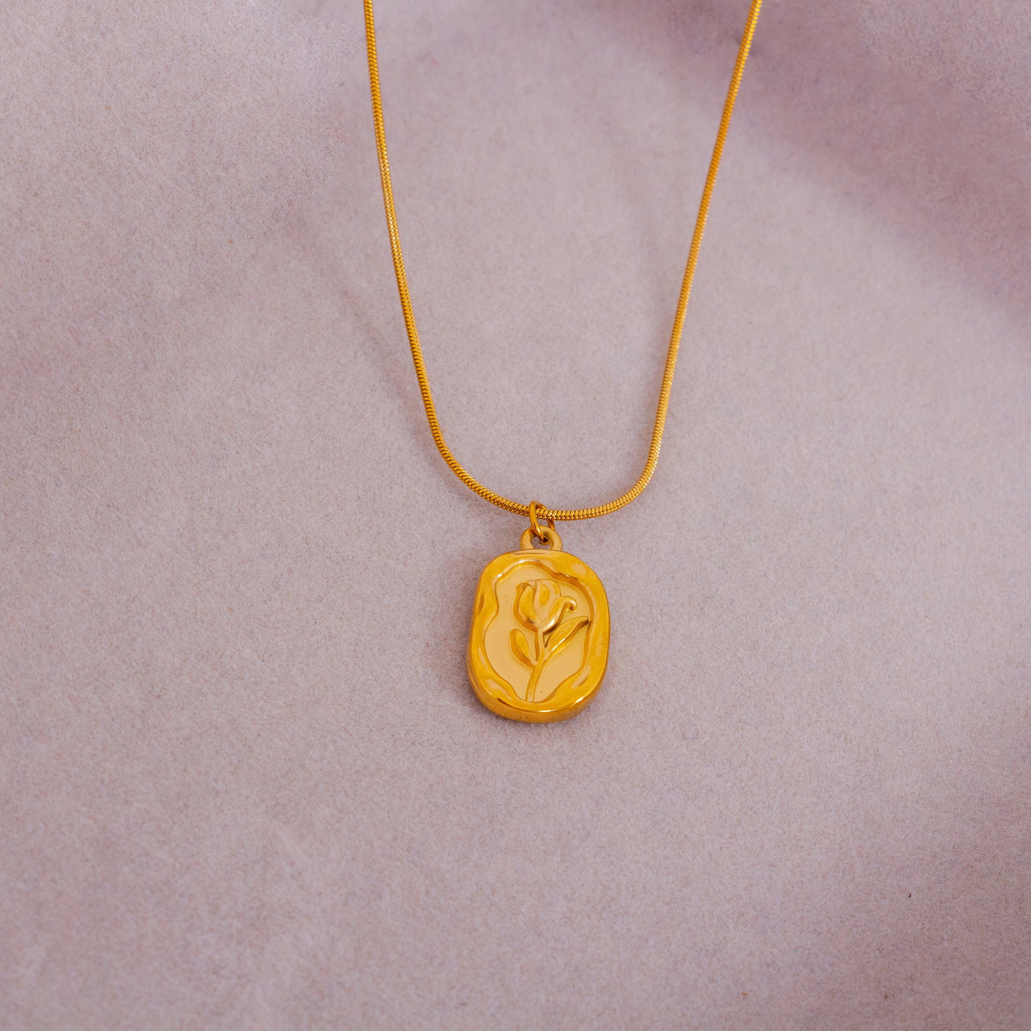 Rose Neckalce